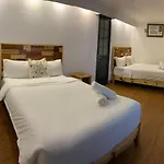 El Puerto Boracay Shore